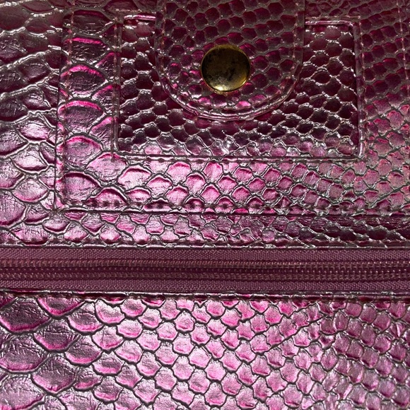 Deux Lux Pink Metallic Fold Over Clutch With Snap Closure.. New - Picture 5 of 15